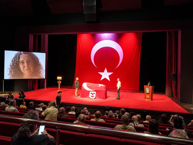 Sanat dünyası Bilgesu Erenus’a veda etti: Son yolculuğuna uğurlandı