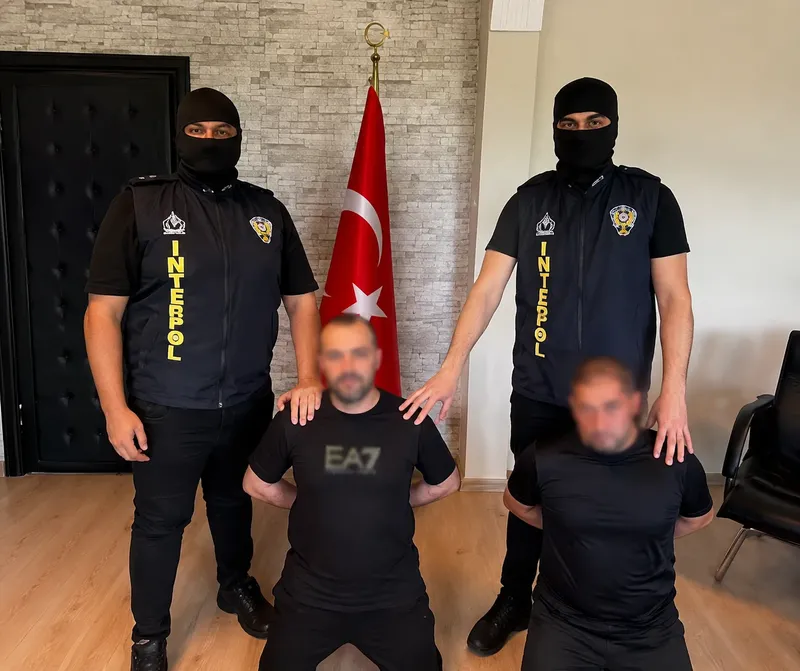Örgüt elebaşıları Türkiye'ye iade edildi: Suç dosyaları ağır