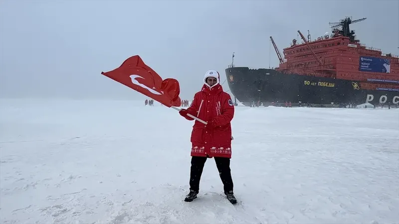 Türkiye’den lise öğrencisi nükleer buzkıranla Kuzey Kutbu’na ulaştı