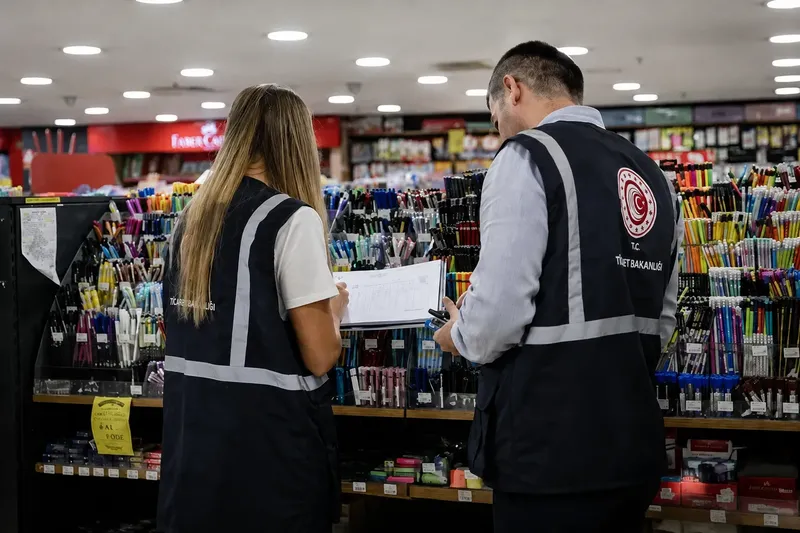 Eğitim yılı öncesi kırtasiye ürünleri titizlikle incelendi