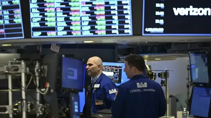 Küresel piyasalarda gerilim sürerken borsa açılışta yükseldi