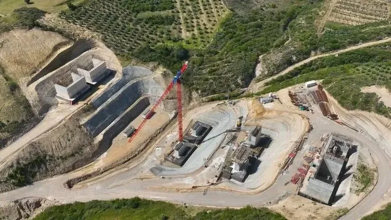 Uraloğlu: Antalya-Alanya Otoyolu projesi hızla ilerliyor