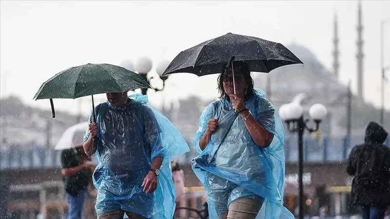 Meteoroloji'den yeni uyarı: İstanbul ve Ankara dahil 62 ilde sağanak bekleniyor