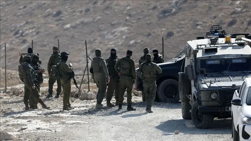İsrail, El Bire'de 15 dönüm araziye el koydu