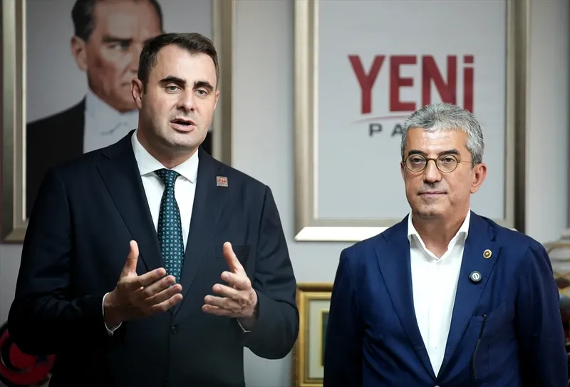 Yeni Parti Grup Başkanvekili Günaydın İzmir'de konuştu
