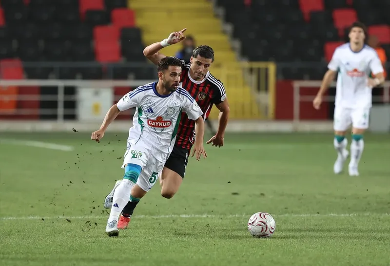 Rizespor, Gaziantep'i devirdi: İki gollü galibiyet