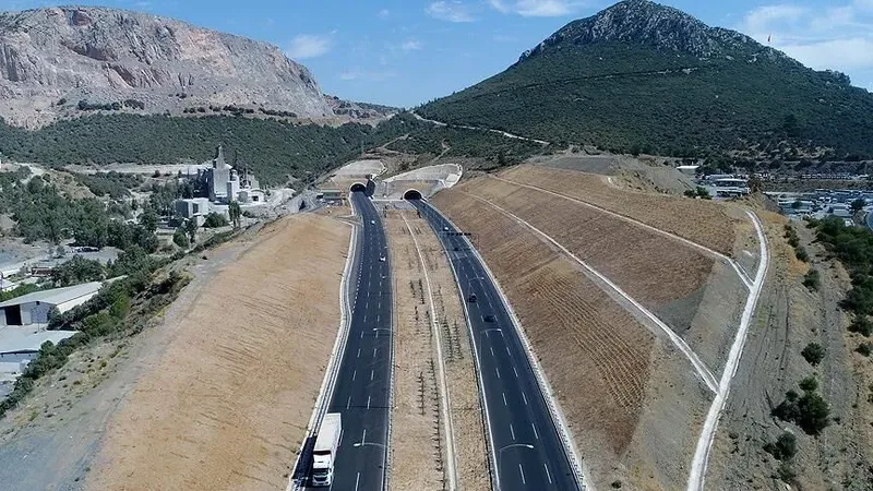 Sürücülere uyarı: Karayollarında bakım çalışması