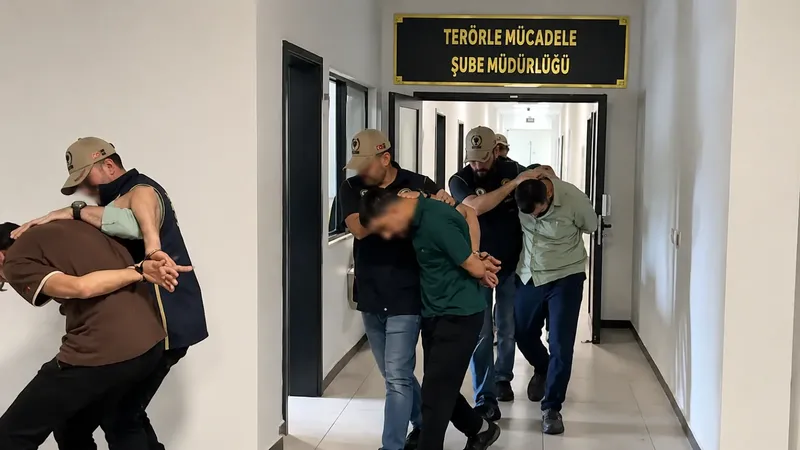 Kocaeli’de El-Kaide operasyonu: 5 şüpheli tutuklandı