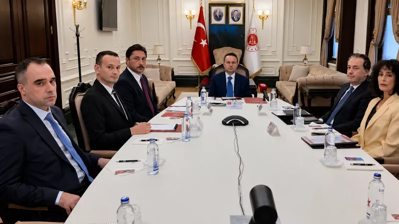 Türkiye'den Yunanistan'a suç örgütü elebaşları çağrısı
