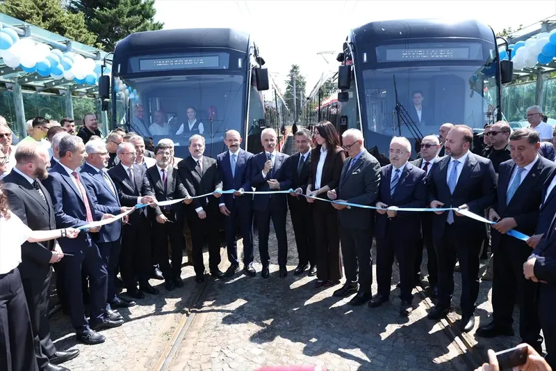 Samsun'da yerli ve milli iki yeni tramvay hizmete girdi