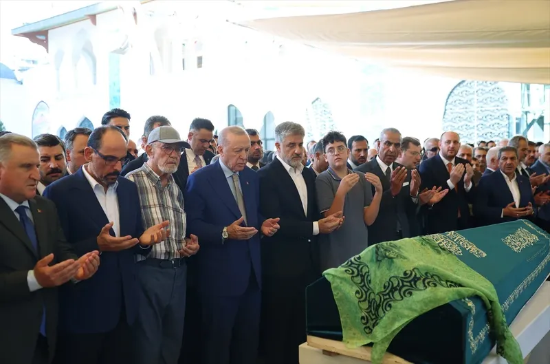 Cumhurbaşkanı Erdoğan, AK Parti Milletvekili Önen'in vefat eden kızının cenaze törenine katıldı