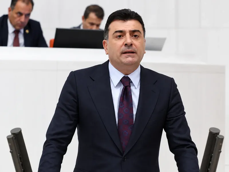 Zeynel Emre’den Üsküdar çıkışı: “Anayasal düzen ortadan kaldırıldı”