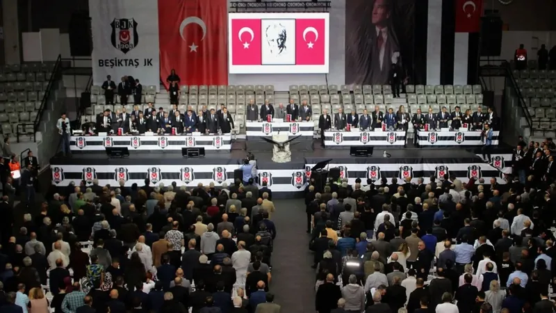 Beşiktaş’ta sandık kararı: Olağanüstü genel kurula gidiliyor