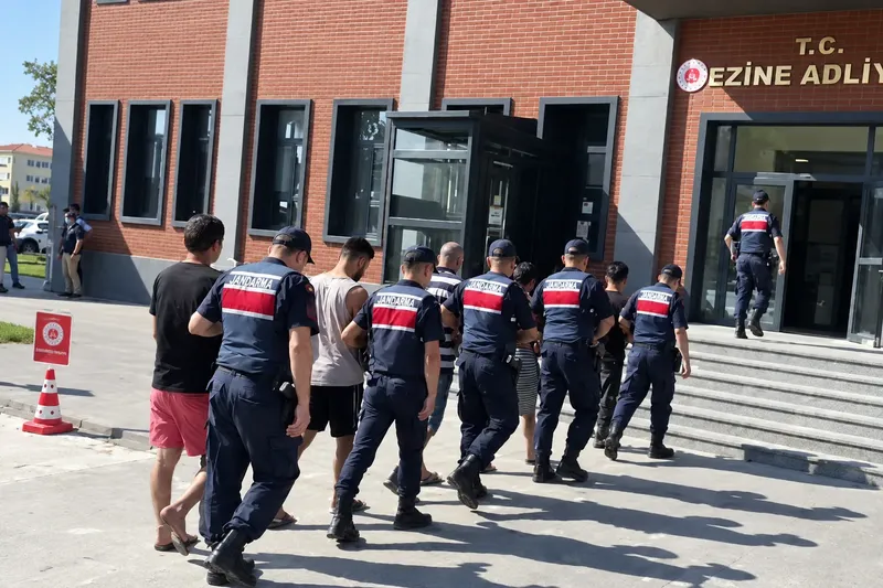Jandarmadan göçmen kaçakçılarına büyük darbe