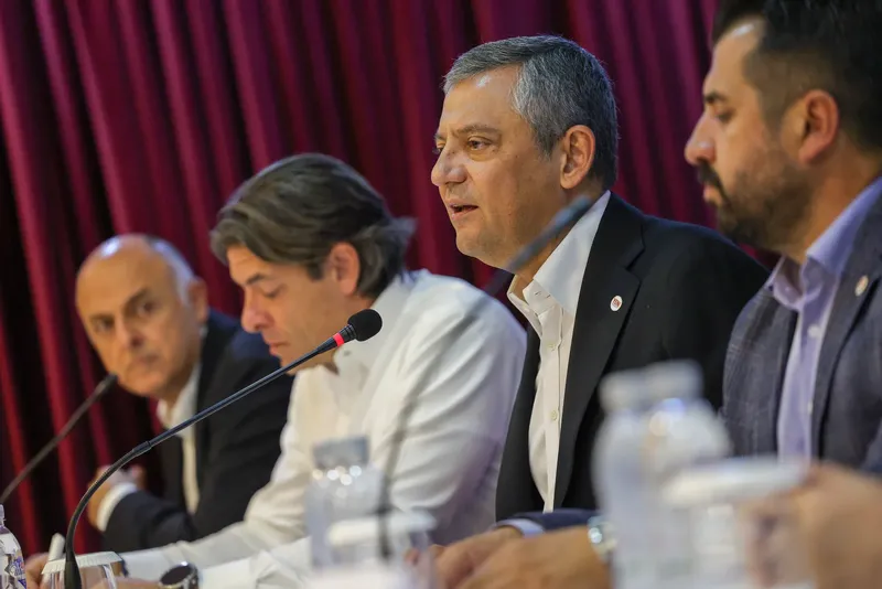 Özgür Özel Kars’ta konuştu: YENİ Parti iktidara hazırlanıyor
