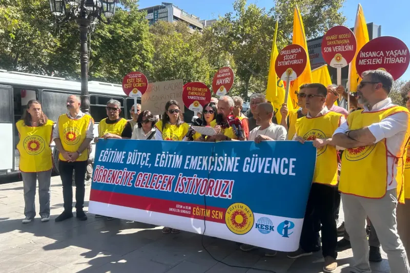 Eğitim Sen’den yeni dönem uyarısı: Öğretmen, öğrenci ve velilerin sorunları sürüyor