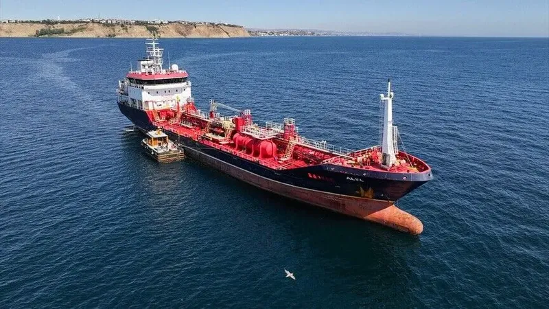Silivri açıklarında zamanla yarış: Aramalar enkazda yoğunlaştı