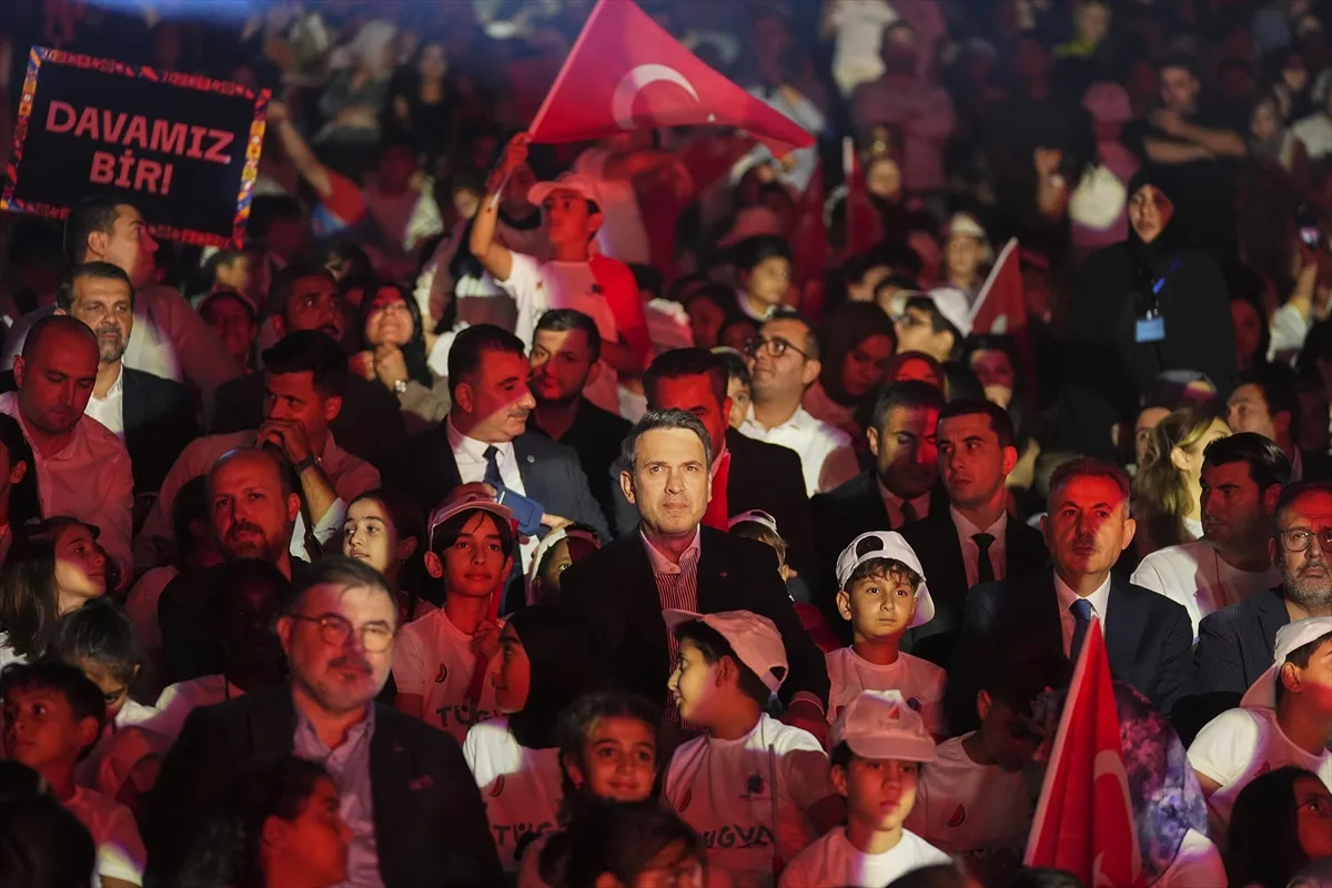 AA-20260818-42244253-42244252-ENERJI_VE_TABII_KAYNAKLAR_BAKANI_BAYRAKTAR_TUGVA_IZMIR_YAZ_OKULLARI_FINAL_PROGRAMINDA_KONUSTU AA-20260818-42244253-42244252-ENERJI_VE_TABII_KAYNAKLAR_BAKANI_BAYRAKTAR_TUGVA_IZMIR_YAZ_OKULLARI_FINAL_PROGRAMINDA_KONUSTU